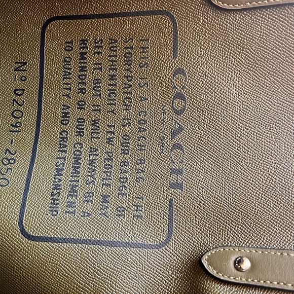 Coach purse - Picture 5 of 7
